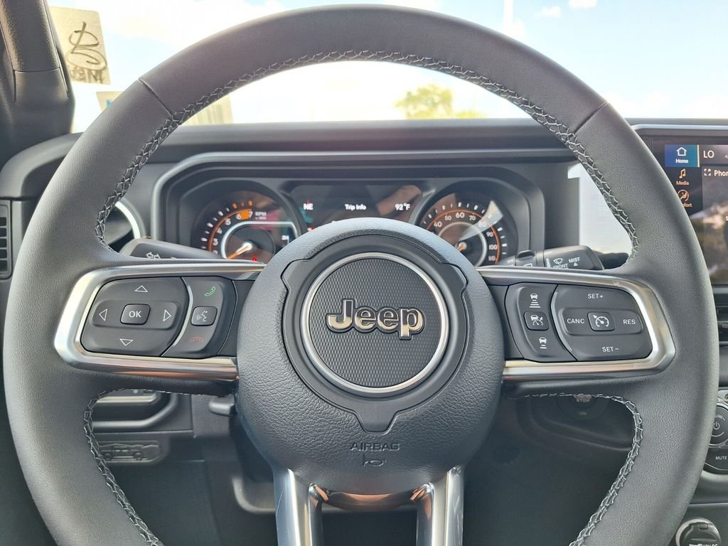 2025 Jeep Wrangler 4-Door Sahara - Photo 20