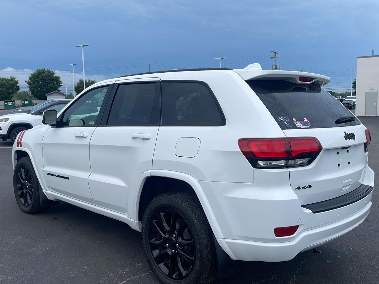 Used 2020 Bright White Clearcoat Jeep Altitude image 13