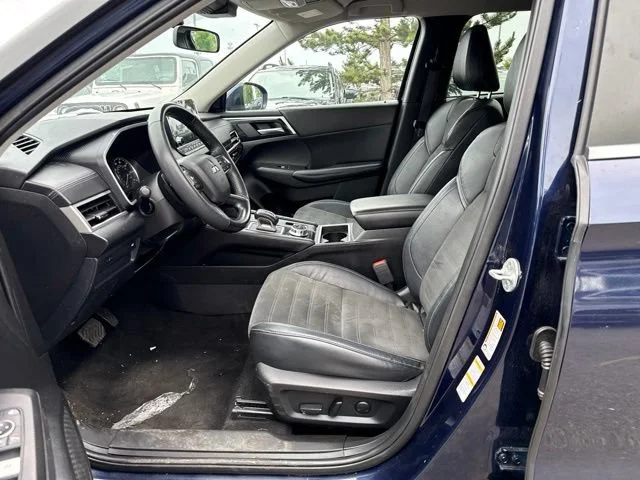 Used 2023 Cosmic Blue Metallic Mitsubishi SE image 13