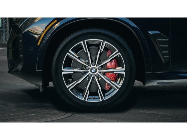 New 2026 Carbon Black Metallic BMW  image 7