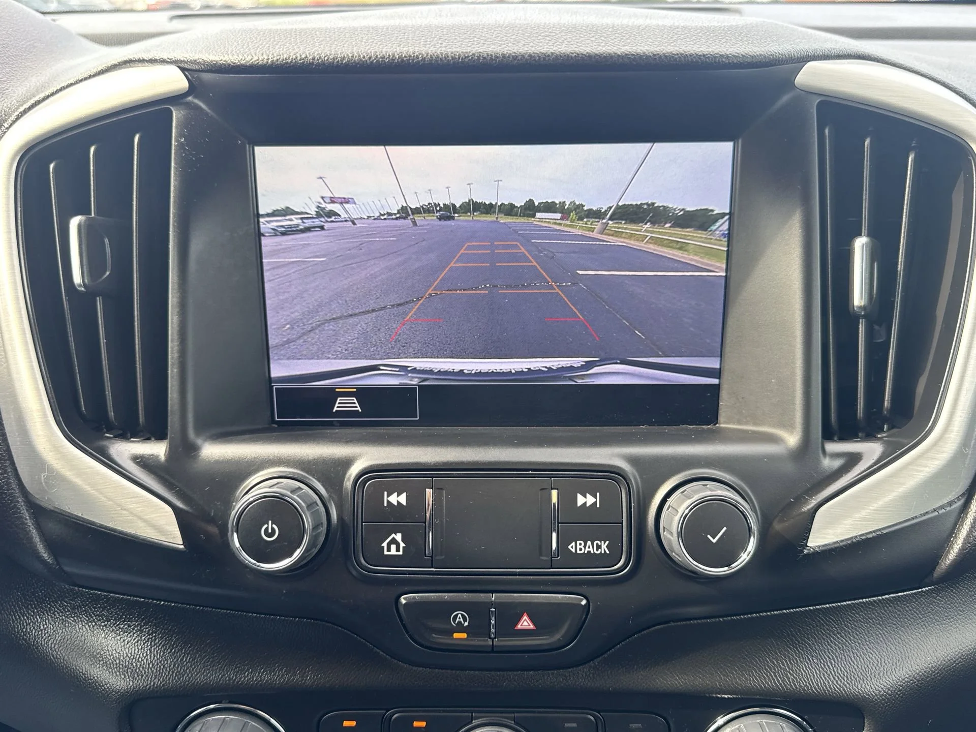 2023 GMC Terrain SLE - Photo 17