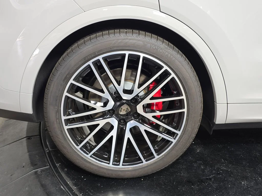2025 Porsche Cayenne Turbo E-Hybrid - Photo 29