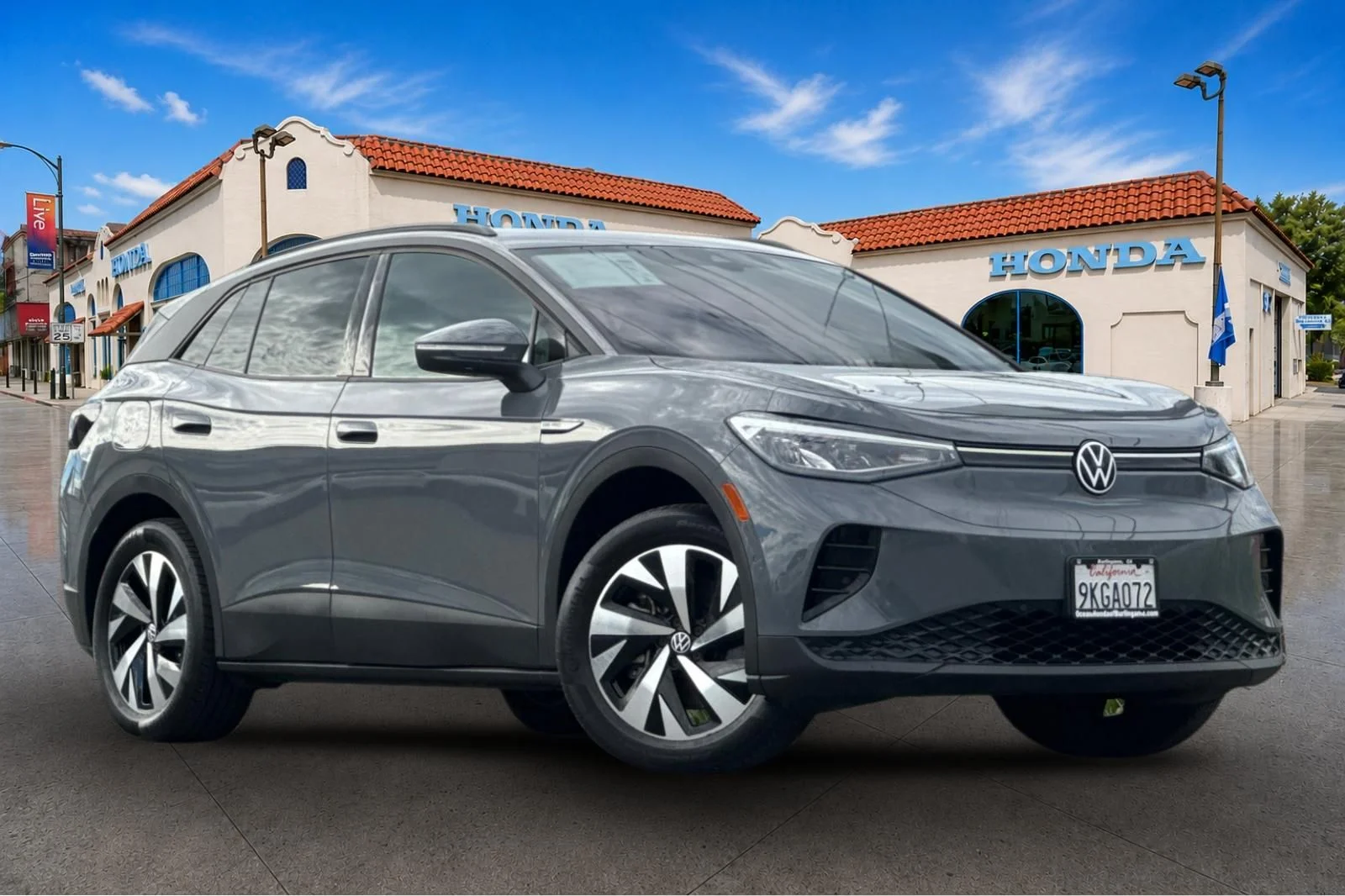 Used 2023 Volkswagen ID.4 PRO with VIN 1V2DNPE8XPC031533 for sale in Burlingame, CA