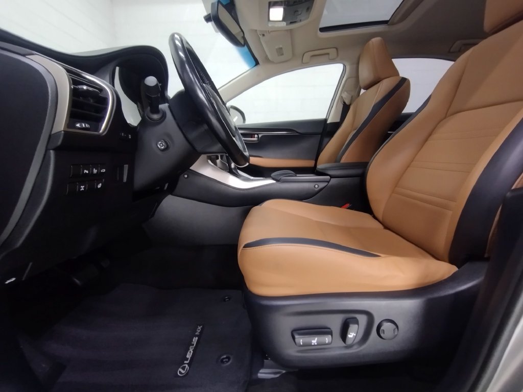Used 2017 Silver Lexus 200t image 22