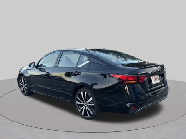 Used 2021 Black Nissan 2.5 SR image 6
