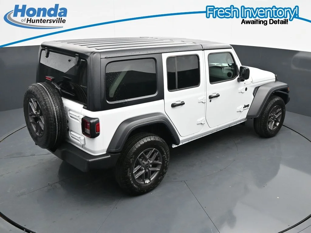 Used 2025 Bright White Clearcoat Jeep Sport S image 23