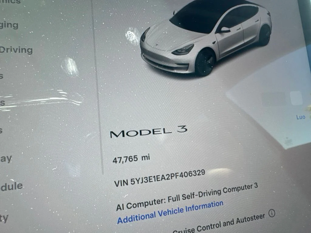Used 2023 White Tesla Base image 9