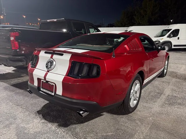 Used 2011 Red Ford V6 image 3