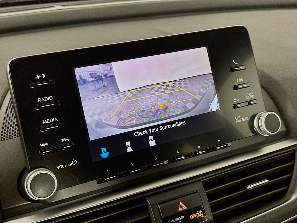 Used 2018 Lunar Silver Metallic Honda LX image 13