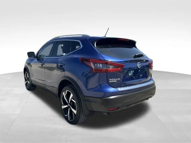 Used 2020 Blue Nissan SL image 5