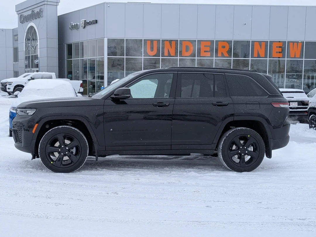 New 2026 Black Jeep Altitude - - 4x4 - Power Sunroof - Altitude Pack - 2.0L Turbo - Remote Start & More! image 5