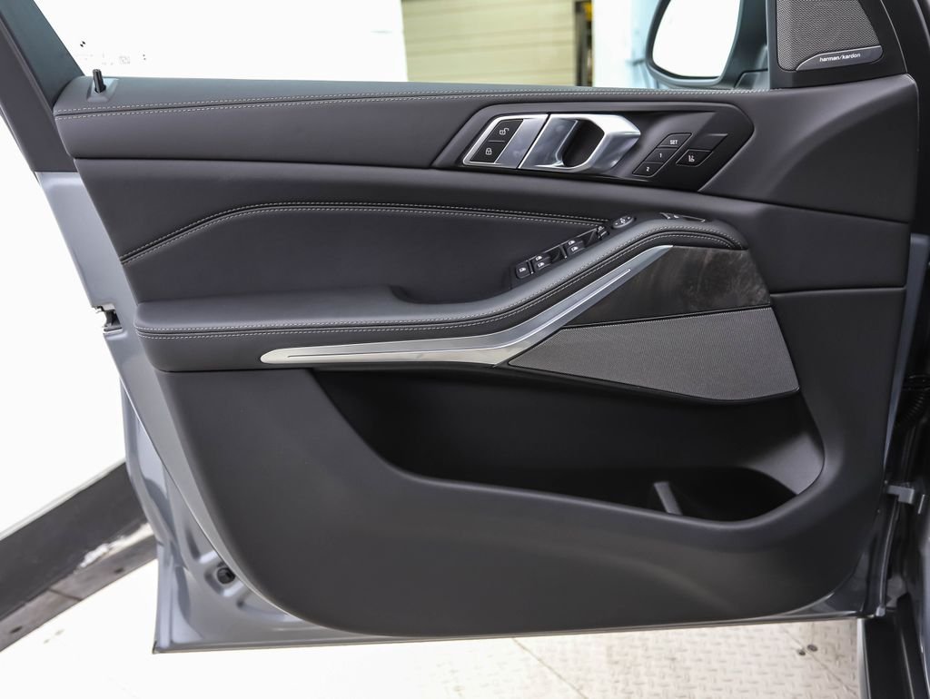 New 2026 Gray Metallic BMW xDrive40i image 9
