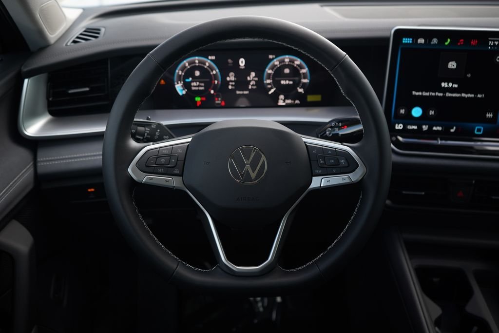 New 2026 Pyrite Silver Metallic Volkswagen 2.0T SE image 9