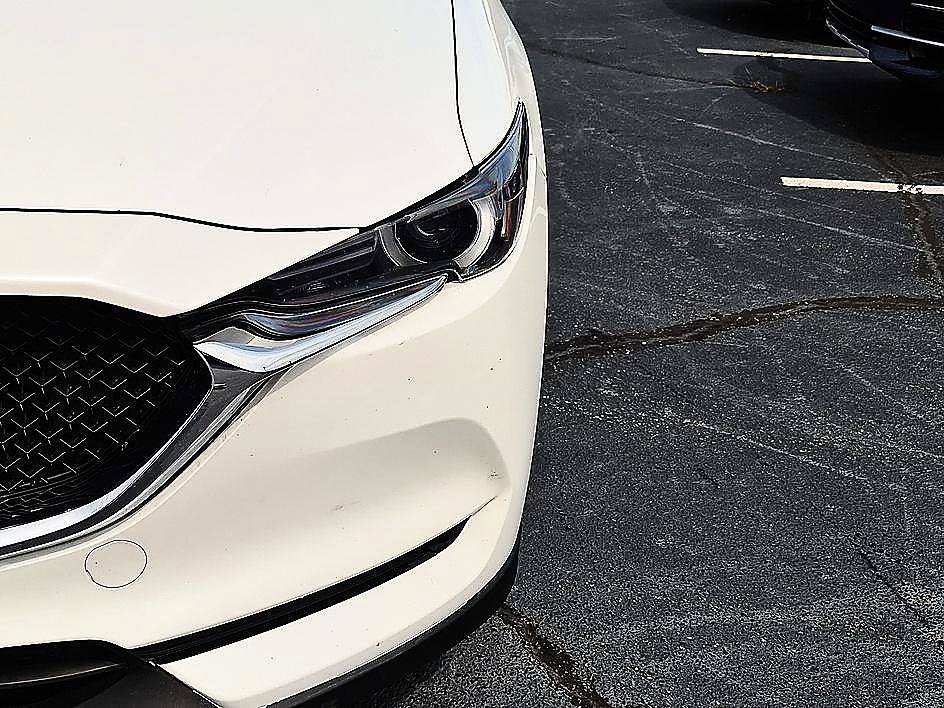Used 2021 Snowflake White Pearl Mica Mazda Grand Touring Reserve image 9