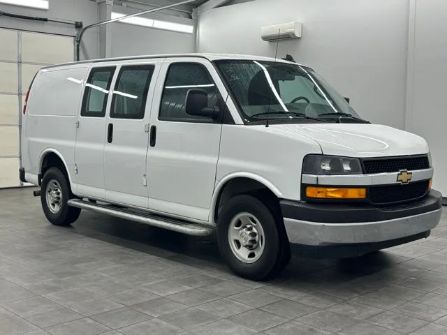 2024 Chevrolet Express 2500 Work Van HD's photo