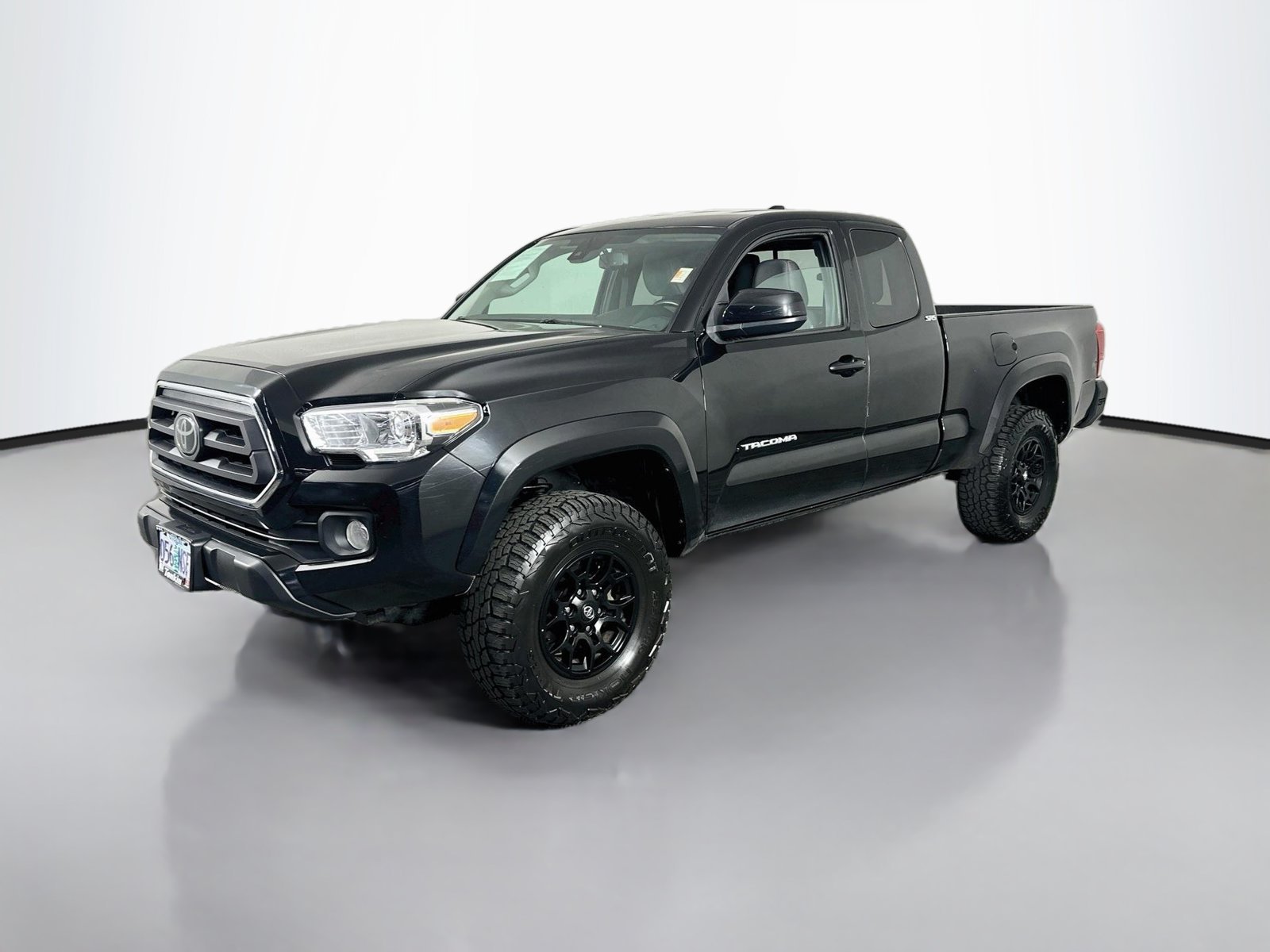 Used 2022 Midnight Black Metallic Toyota SR5 image 4