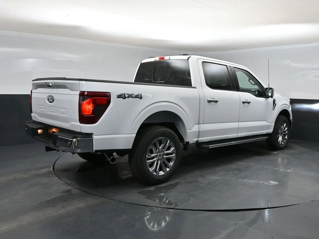 2026 Ford F-150 XLT - Photo 2