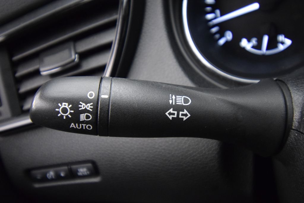 Used 2020 Black Nissan S image 28