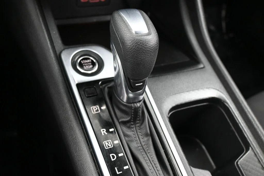 Used 2022 Super Black Nissan SV image 20