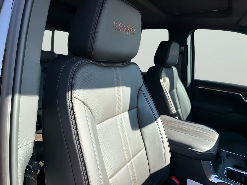 Used 2025 Black Chevrolet High Country image 37
