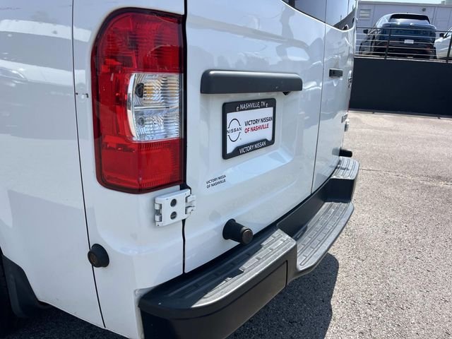 Used 2018 Glacier White Nissan S image 10