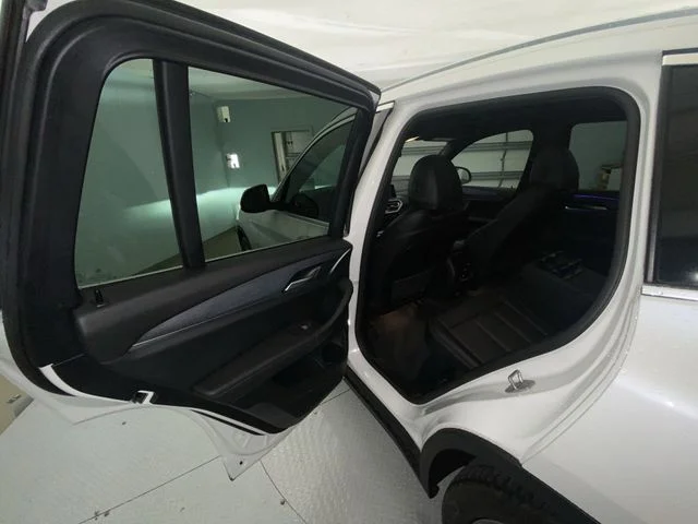 Used 2024 White BMW sDrive30i image 23