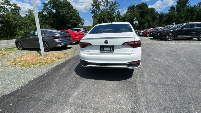 Used 2024 White Volkswagen 1.5T Sport image 6
