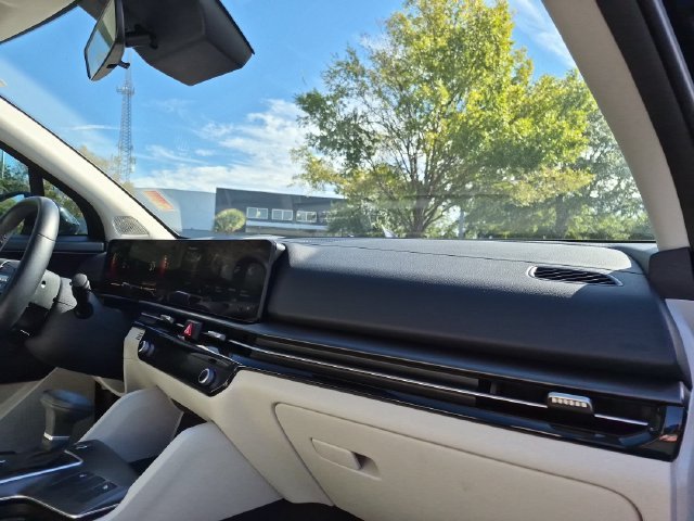 Used 2026 Black Kia EX image 33
