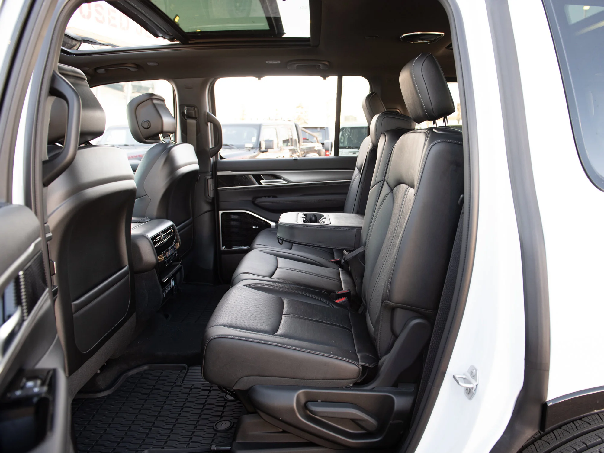 New 2026 White Jeep Limited Reserve* image 28