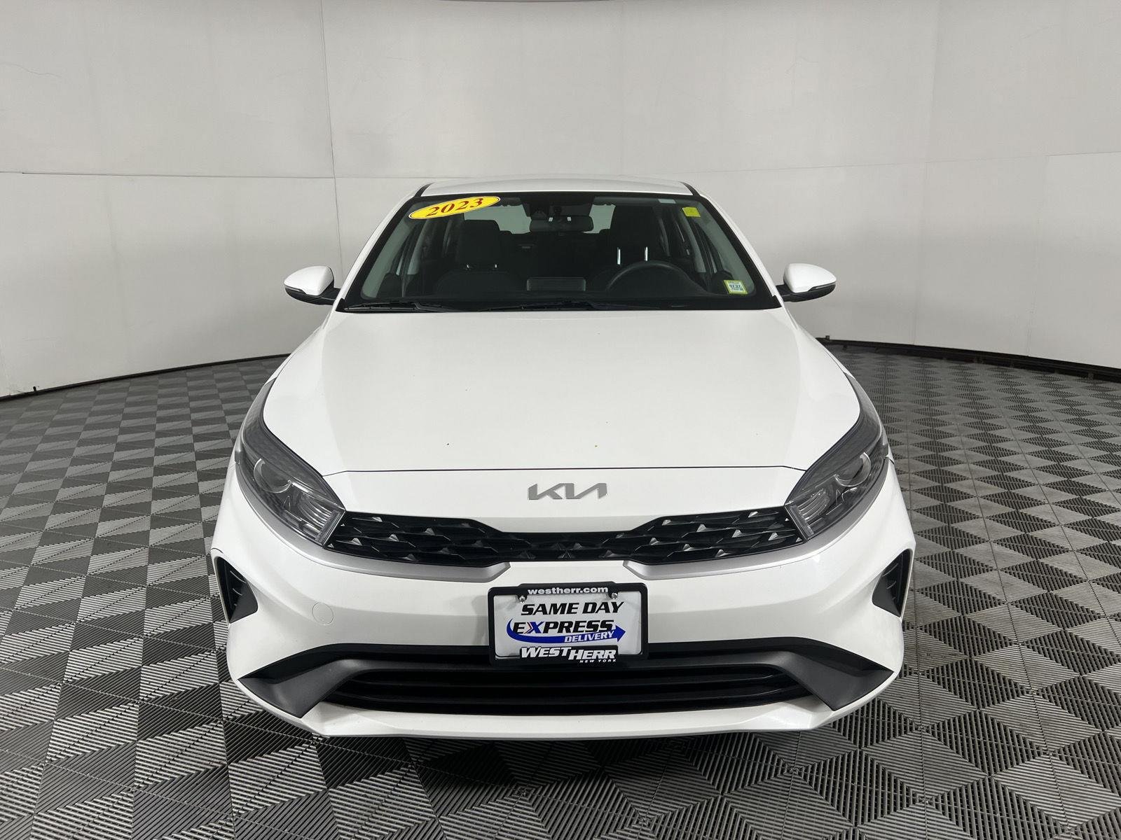 Used 2023 Snow White Pearl Kia LXS image 6