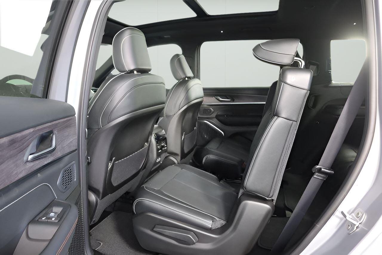 2025 Jeep Grand Cherokee L Overland - Photo 7
