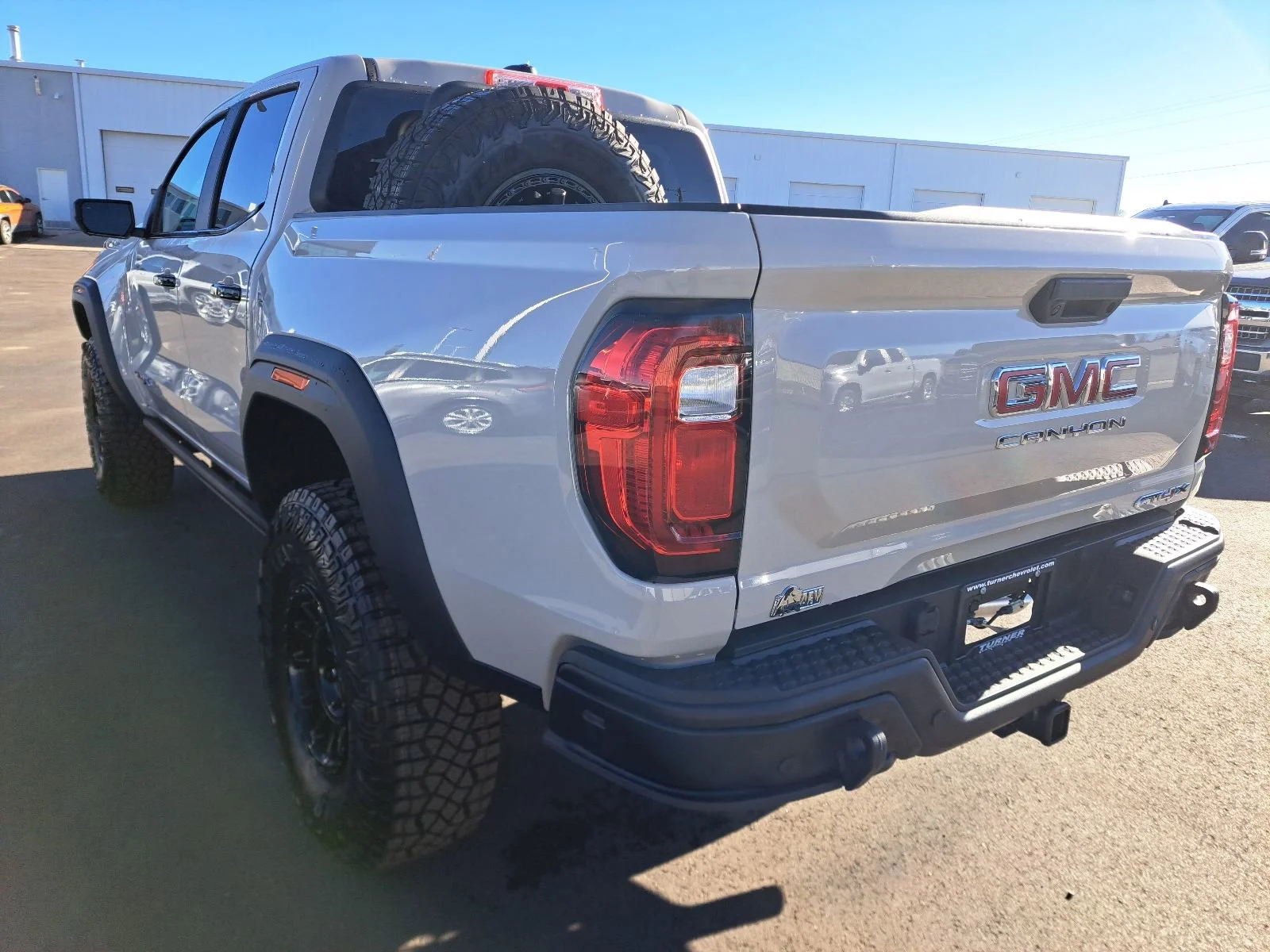 2026 GMC Canyon AT4X - Photo 8