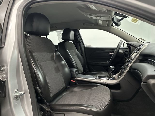 Used 2013 SILVER ICE METALLIC Chevrolet LT image 27