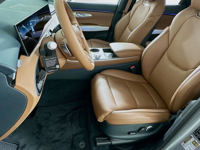 New 2026 Silver Genesis 2.5T Advanced image 10