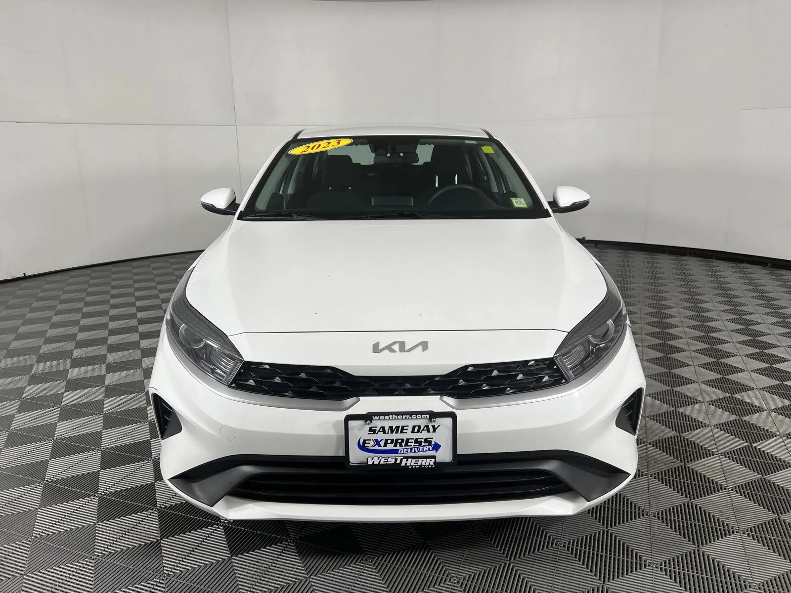 Used 2023 Snow White Pearl Kia LXS image 6