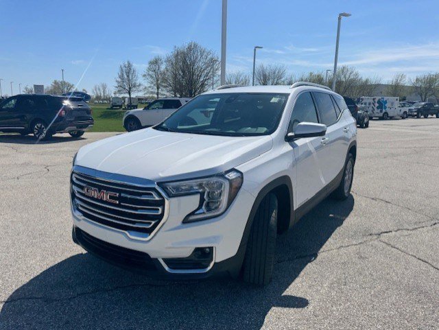 Used 2024 White Frost Tri-Coat GMC SLT image 3