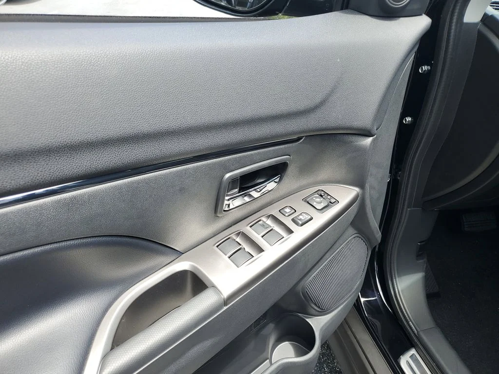 New 2026 Black Mitsubishi 2.0 SE image 19