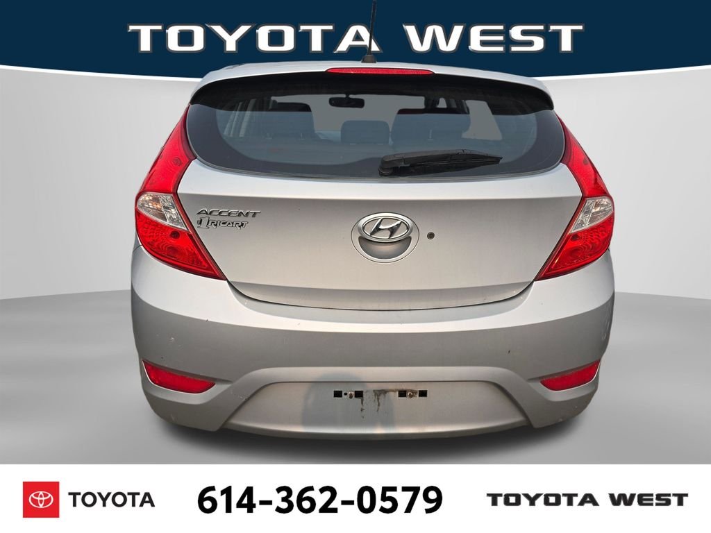 Used 2013 Silver Hyundai SE image 8