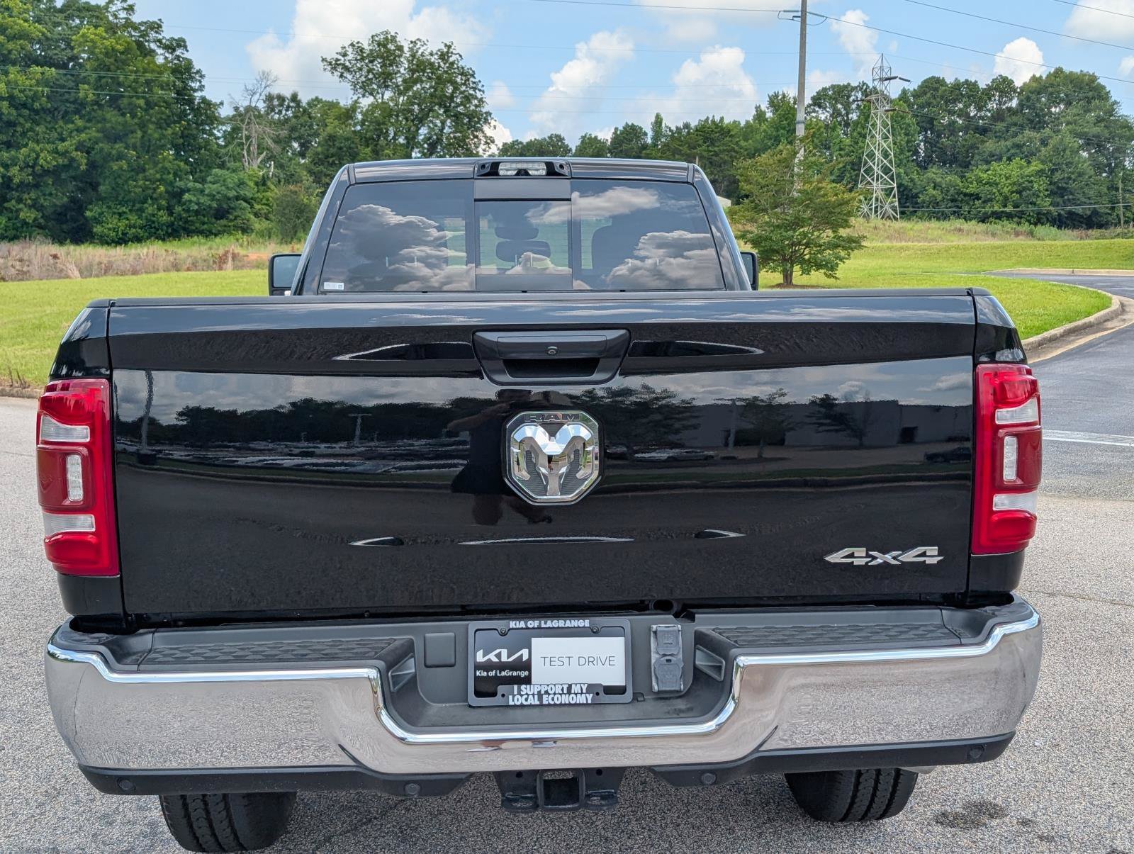Used 2024 Diamond Black Crystal Pearlcoat Ram Tradesman image 8