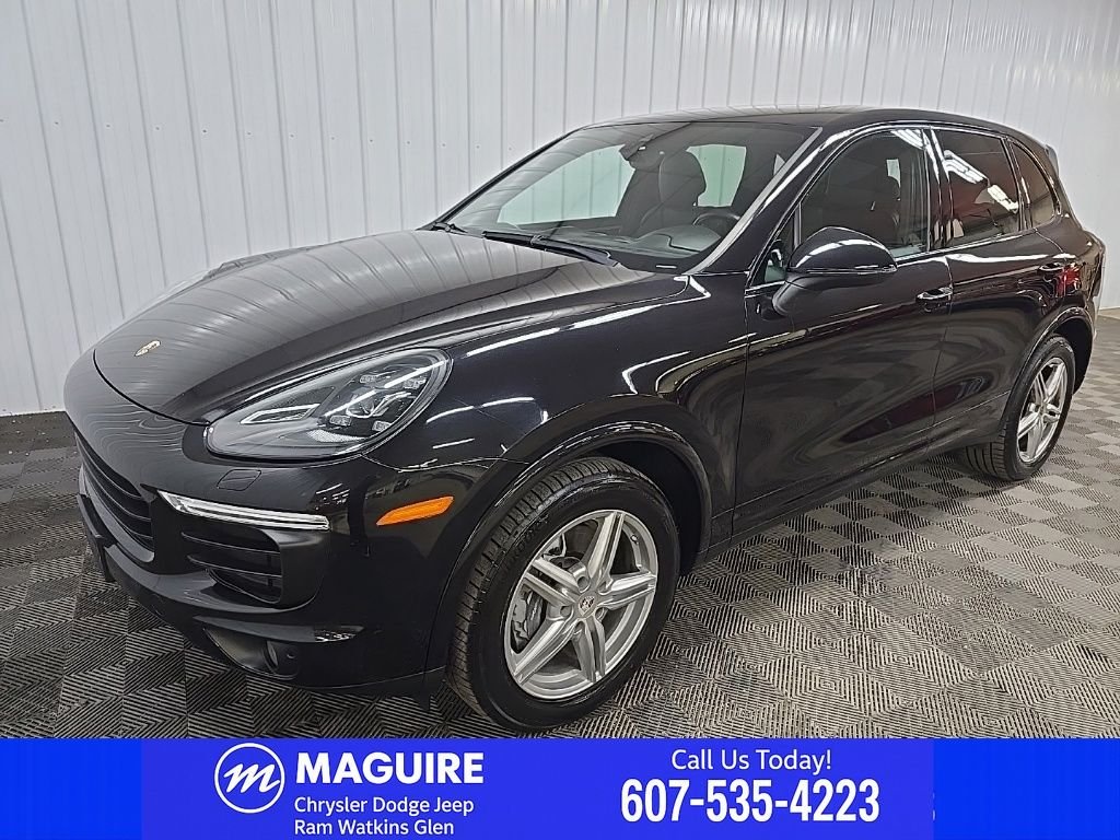 Used 2017 Moonlight Blue Metallic Porsche Base image 10
