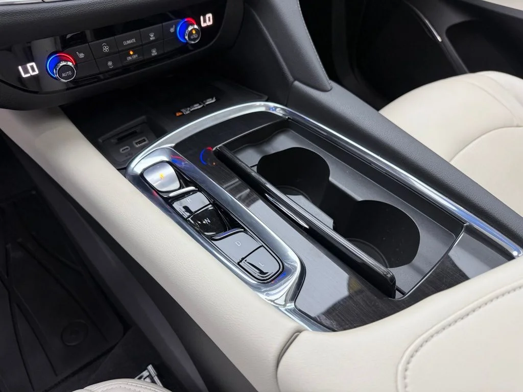Used 2023 Green Buick Essence image 27
