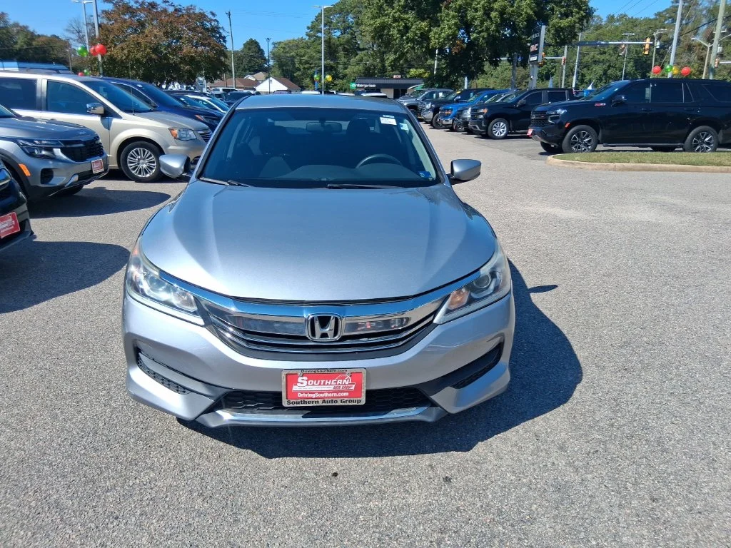 Used 2017 Silver Honda LX image 2