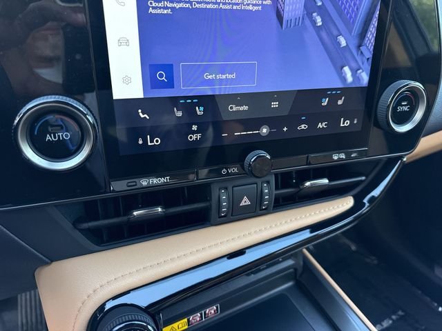2025 Lexus NX 250 - Photo 19