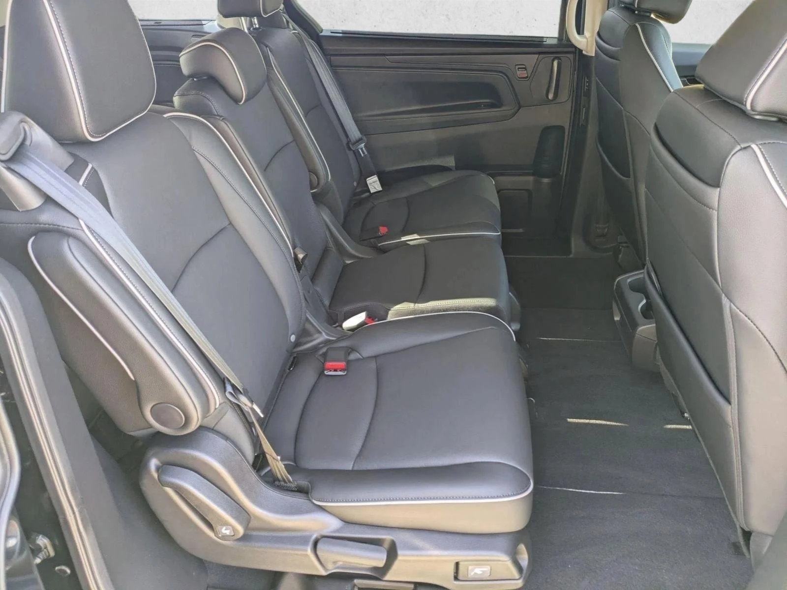 Used 2025 Crystal Black Pear Honda Touring image 22