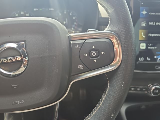 Used 2019 Red Volvo R-Design image 21