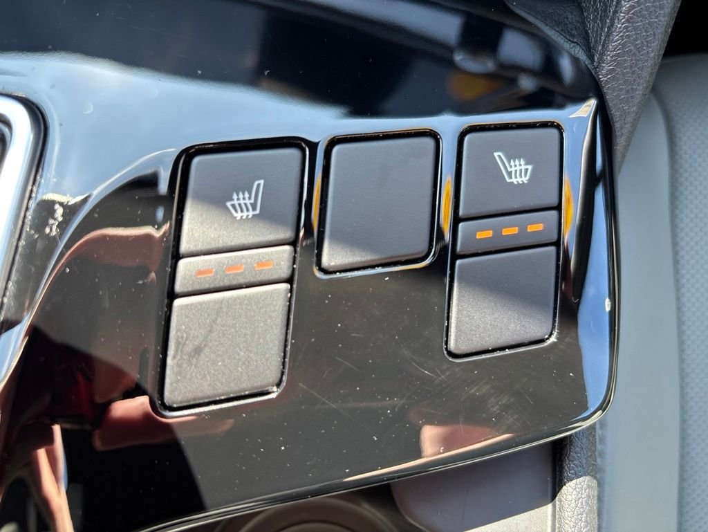 Used 2023 Black Kia X-Line image 33