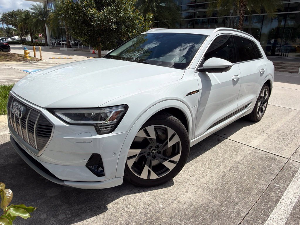 2022 Audi e-tron