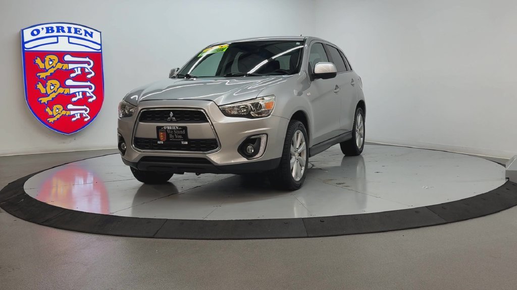 Used 2015 Quick Silver Metallic Mitsubishi SE image 9