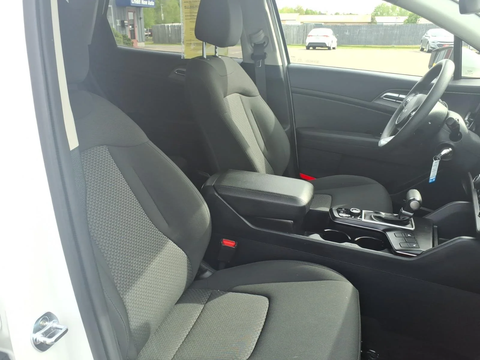 Used 2024 Snow White Pearl Kia LX image 16