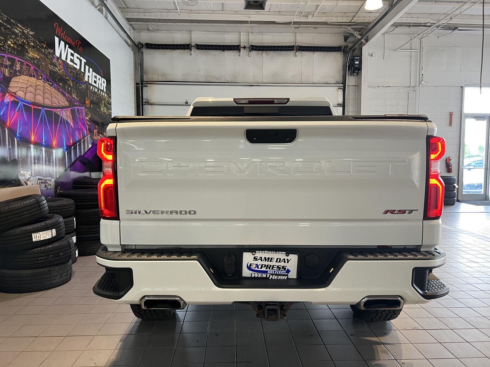 Used 2020 Summit White Chevrolet RST image 8